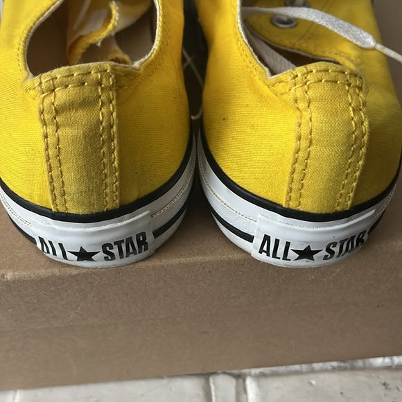 Yellow Unisex Low Top Converse Men’s 6 Womens 8 - Picture 3 of 6